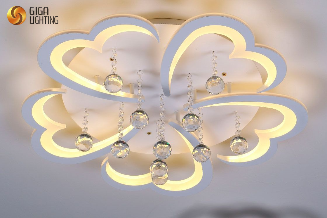 CE CB ROHS braços acrílicos em forma de coração com faixa de LED Lâmpada de teto LED embutida e luzes pendentes com cortinas de acrílico - Aparência de designer, eficiência energética, adequada para diversas necessidades de iluminação comercial